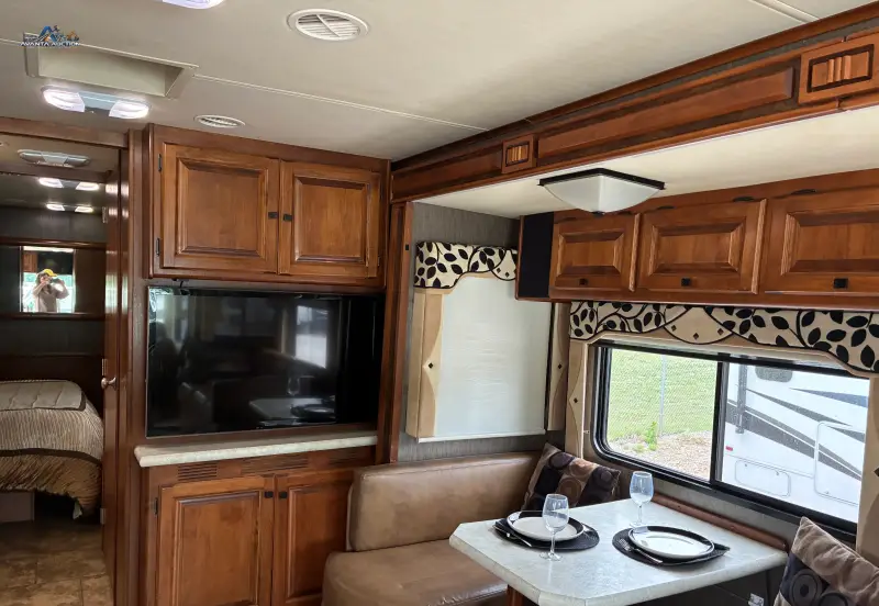 2013 Tiffin Allegro Open Road Motorcoach photo 98