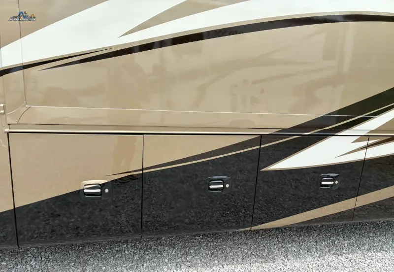2013 Tiffin Allegro Open Road Motorcoach photo 37