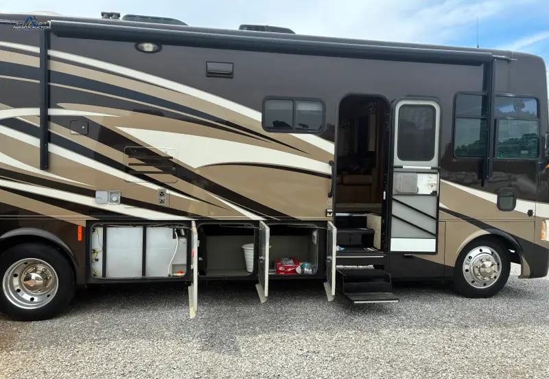 2013 Tiffin Allegro Open Road Motorcoach photo 36